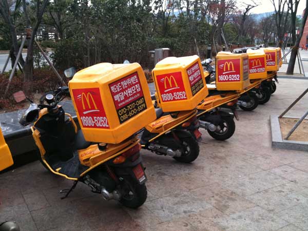 McDonalds-delivery-scooters-in-Korea